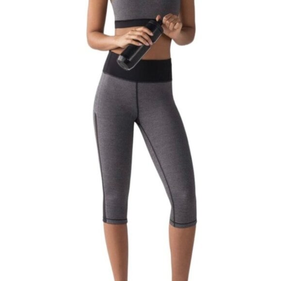 Lululemon Smooth Stride Crop Heathered Black / Black size 6 - Picture 3 of 12